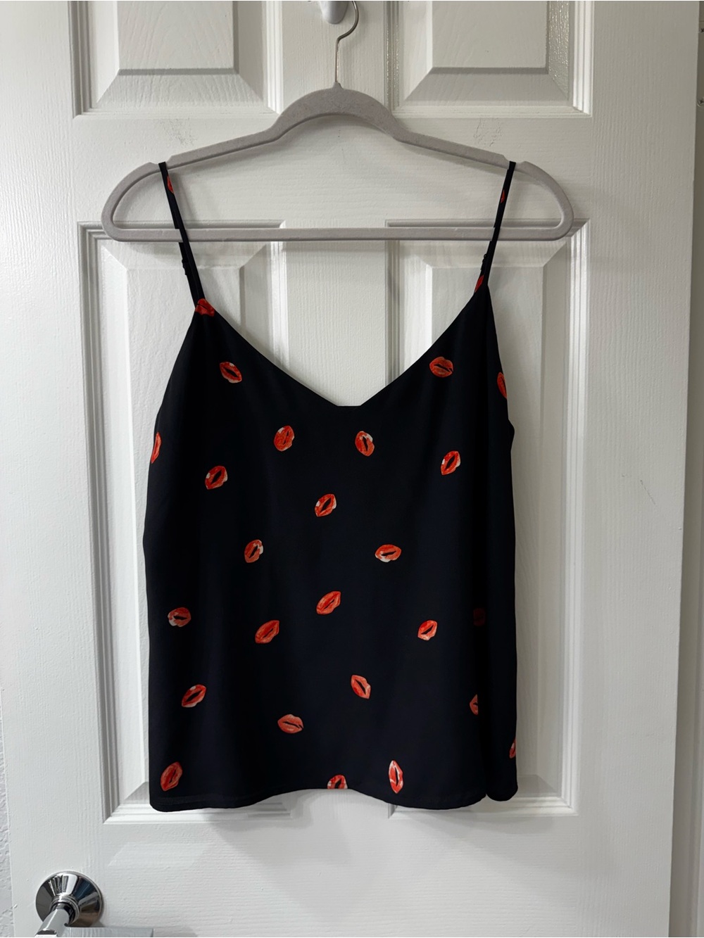 L'AGENCE Jane Camisole Black Silk Spaghetti-Strap Pink Lip Motif Sz SP - Picture 5 of 11